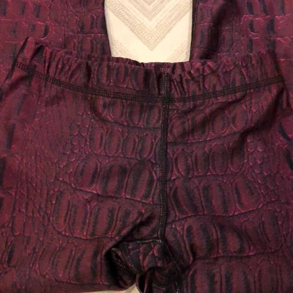 Zara Terez Snakeskin Print Maroon & Black Leggings - Picture 3 of 7